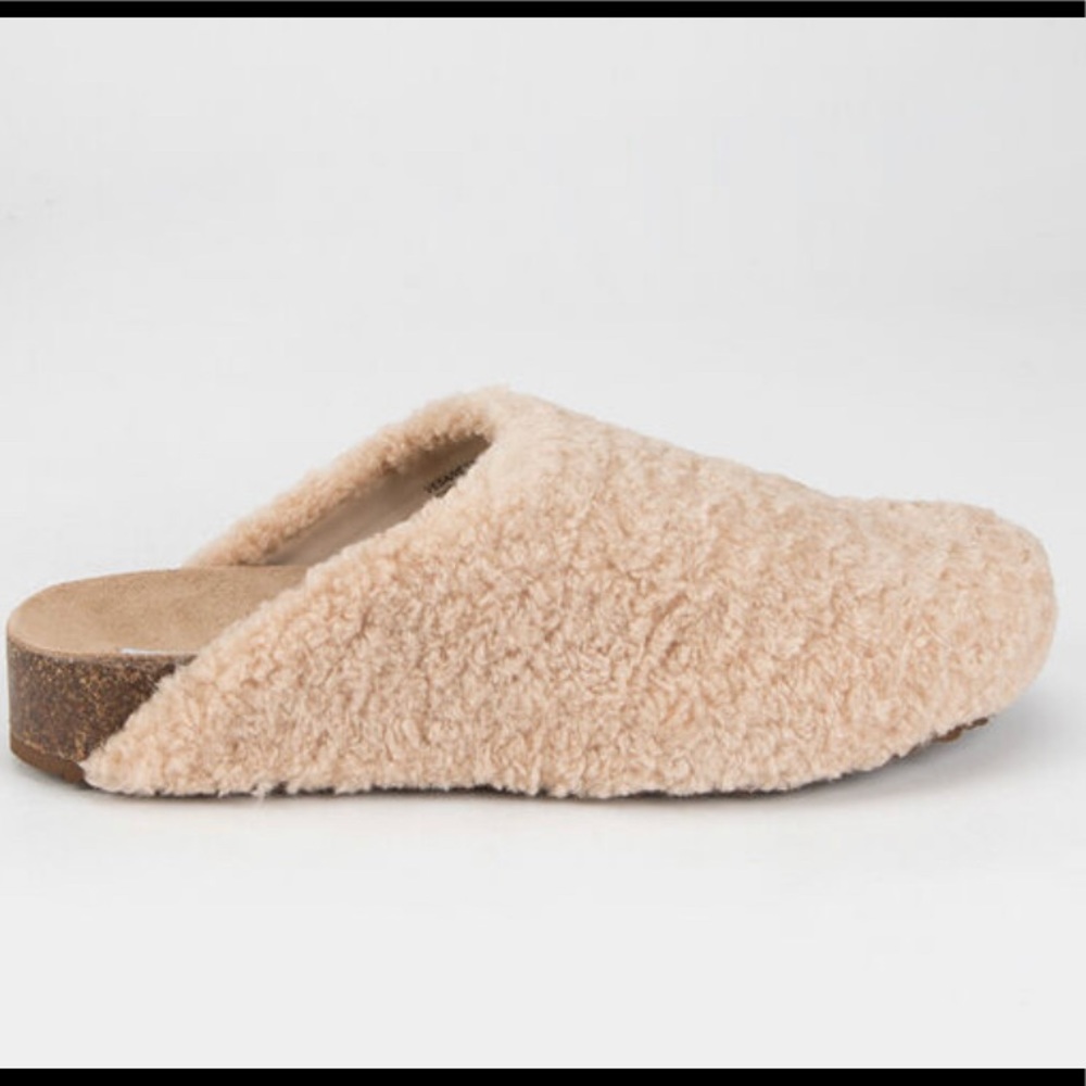 Steve Madden Slipper